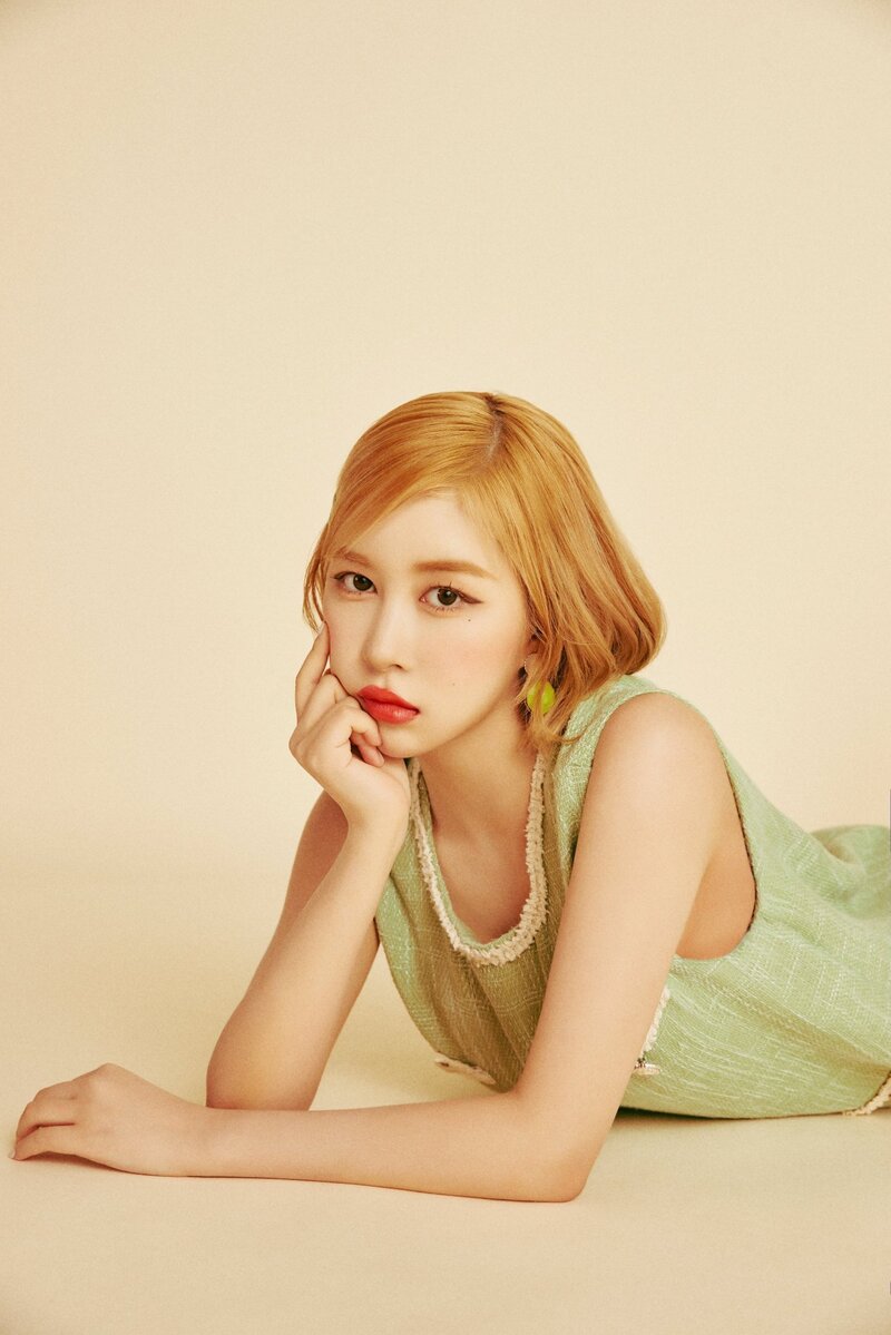 WJSN for Universe 'Retro Green' Photoshoot 2023 documents 21