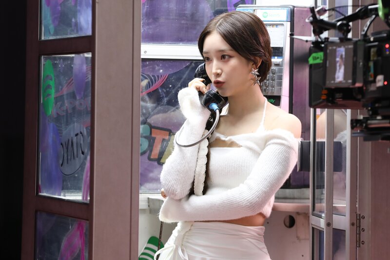 240322 High Up Naver Post - STAYC Sumin - 'Fancy' Filming Site Behind documents 3