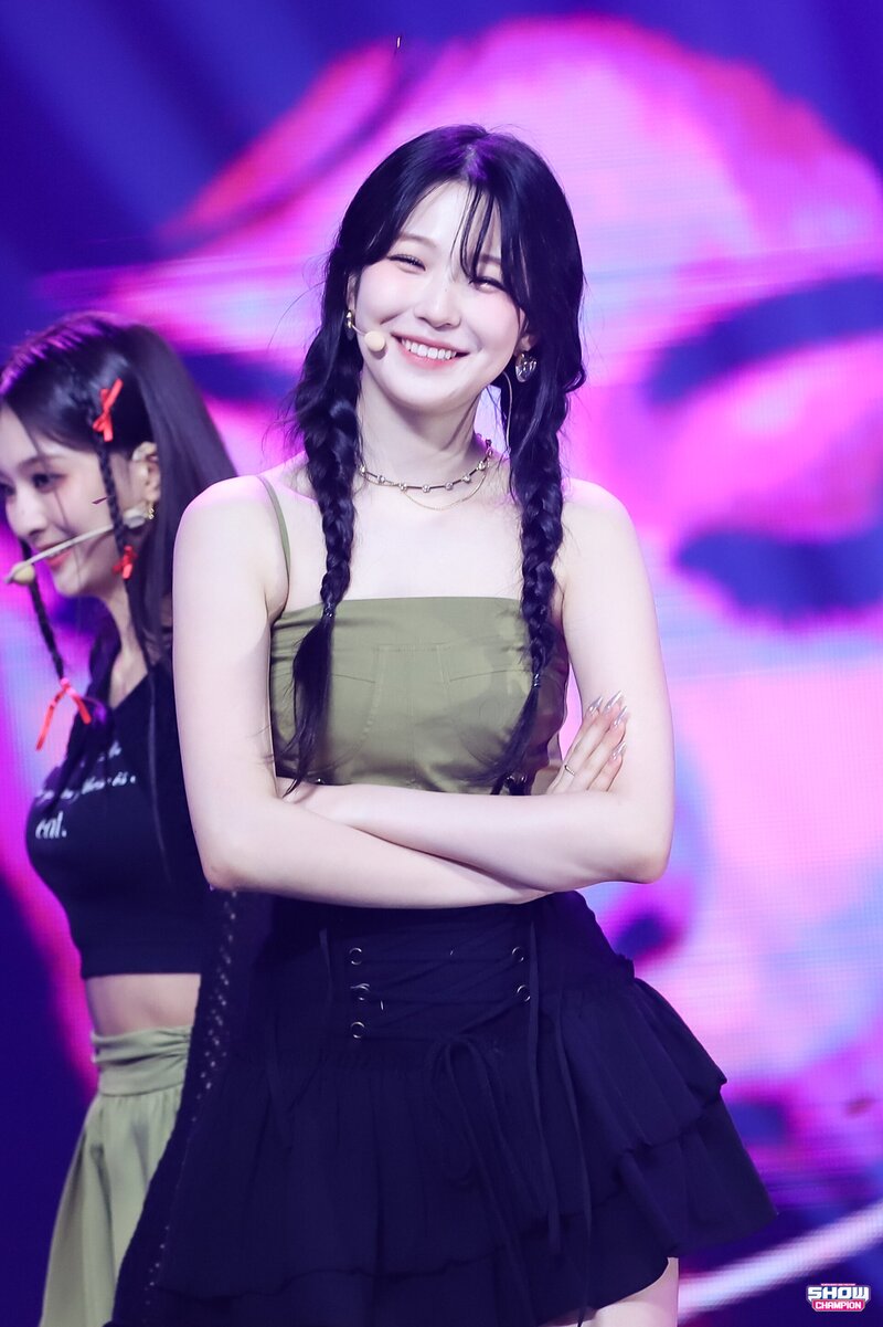 230614 fromis_9 Jiheon - '#menow' at Show Champion documents 8