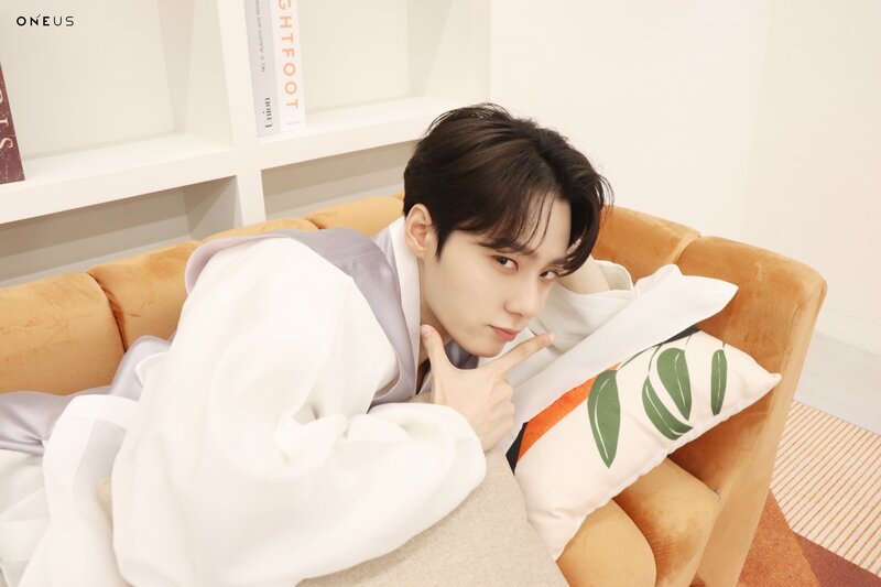 [ONEUS MAGAZINE] EP.62 TO MOON, have a holiday full of happiness💛 documents 4