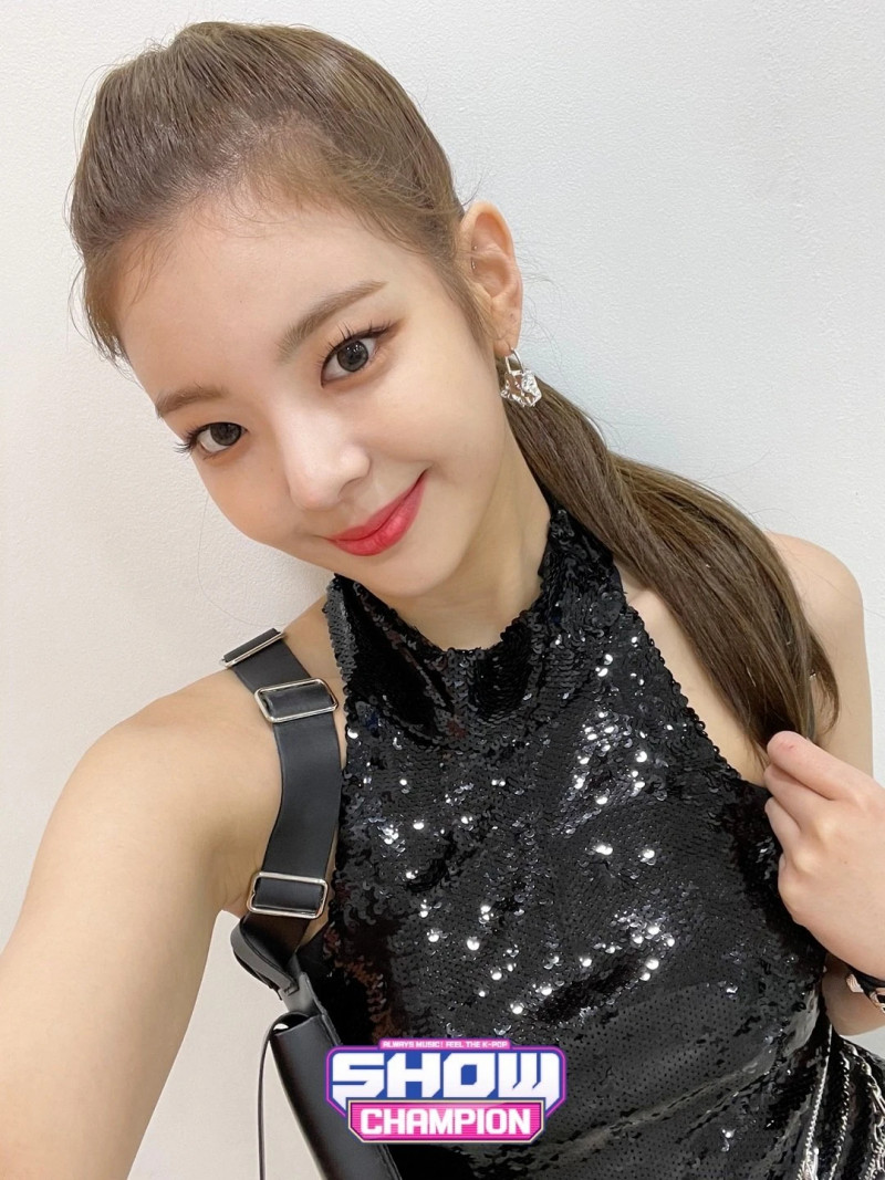 210512 ITZY SNS Update at Show Champion documents 8