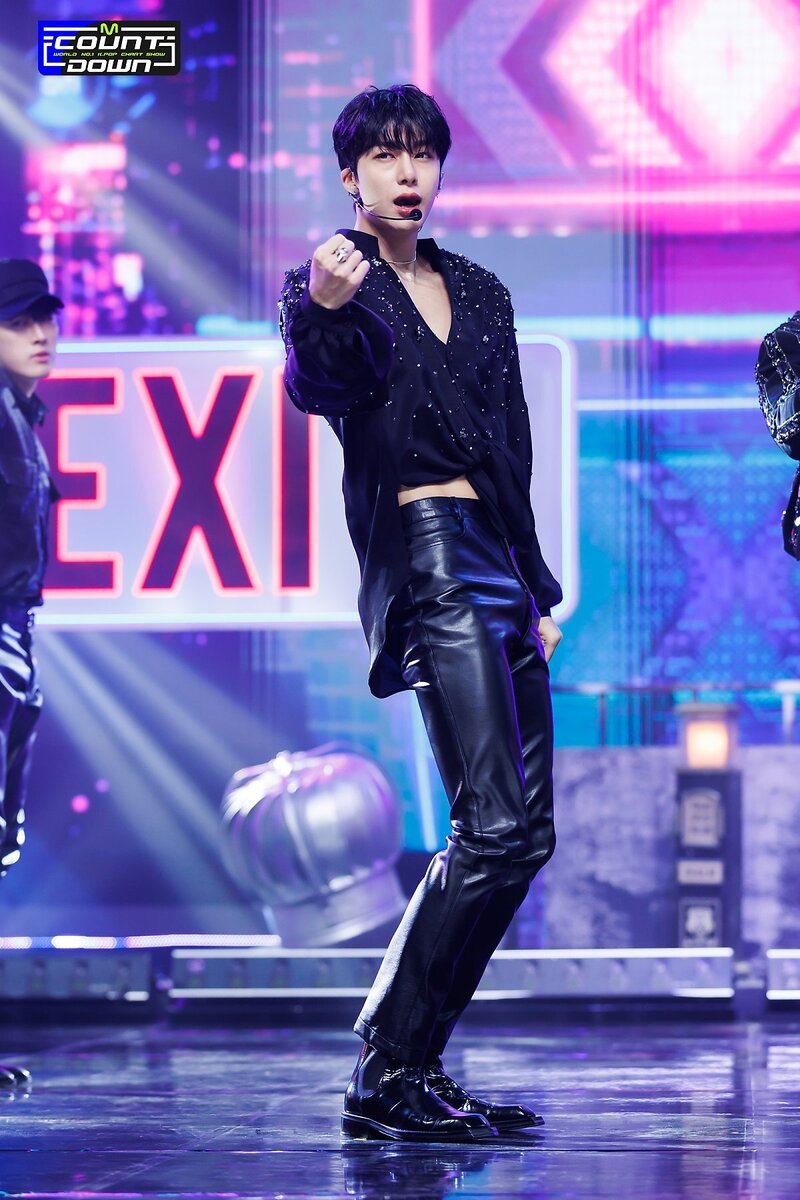230727 SHOWNU X HYUNGWON - 'Love Me A Little' at M COUNTDOWN documents 9