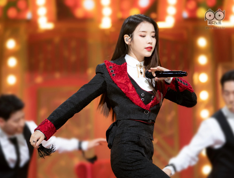 210328 IU - 'Coin' + 'LILAC' at Inkigayo documents 7