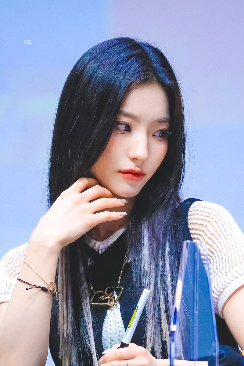 210530 fromis_9 Saerom documents 6