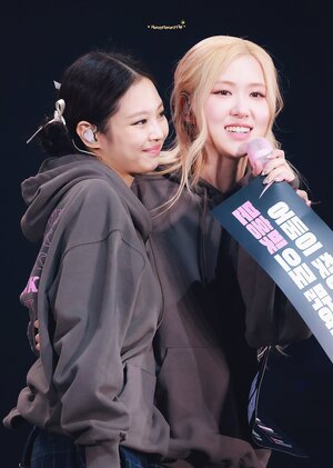 221016 BLACKPINK Jennie & Rosé - 'BORN PINK' Concert in Seoul Day 2