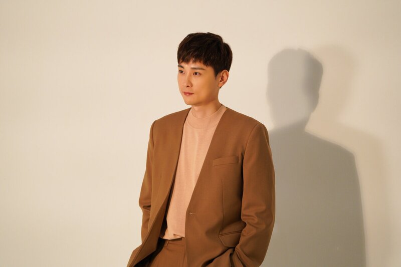 210308 Long Play Naver Update - BUZZ "The Lost Time" Jacket Shoot Behind documents 1