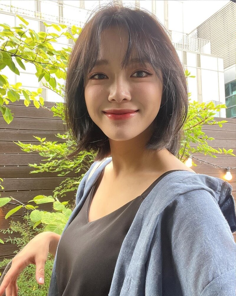 220915 Sejeong Instagram Update documents 3