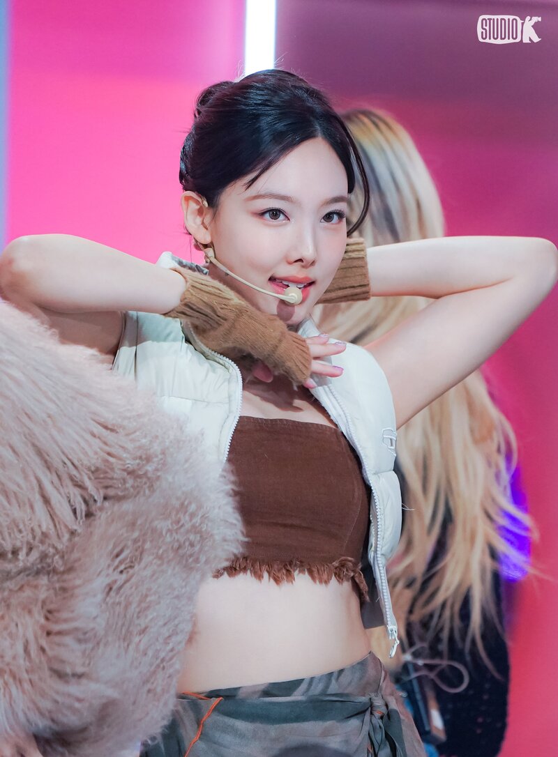 240222 - KBS Kpop Twitter Update with NAYEON - 'SET ME FREE' Music Bank Behind Photo documents 4