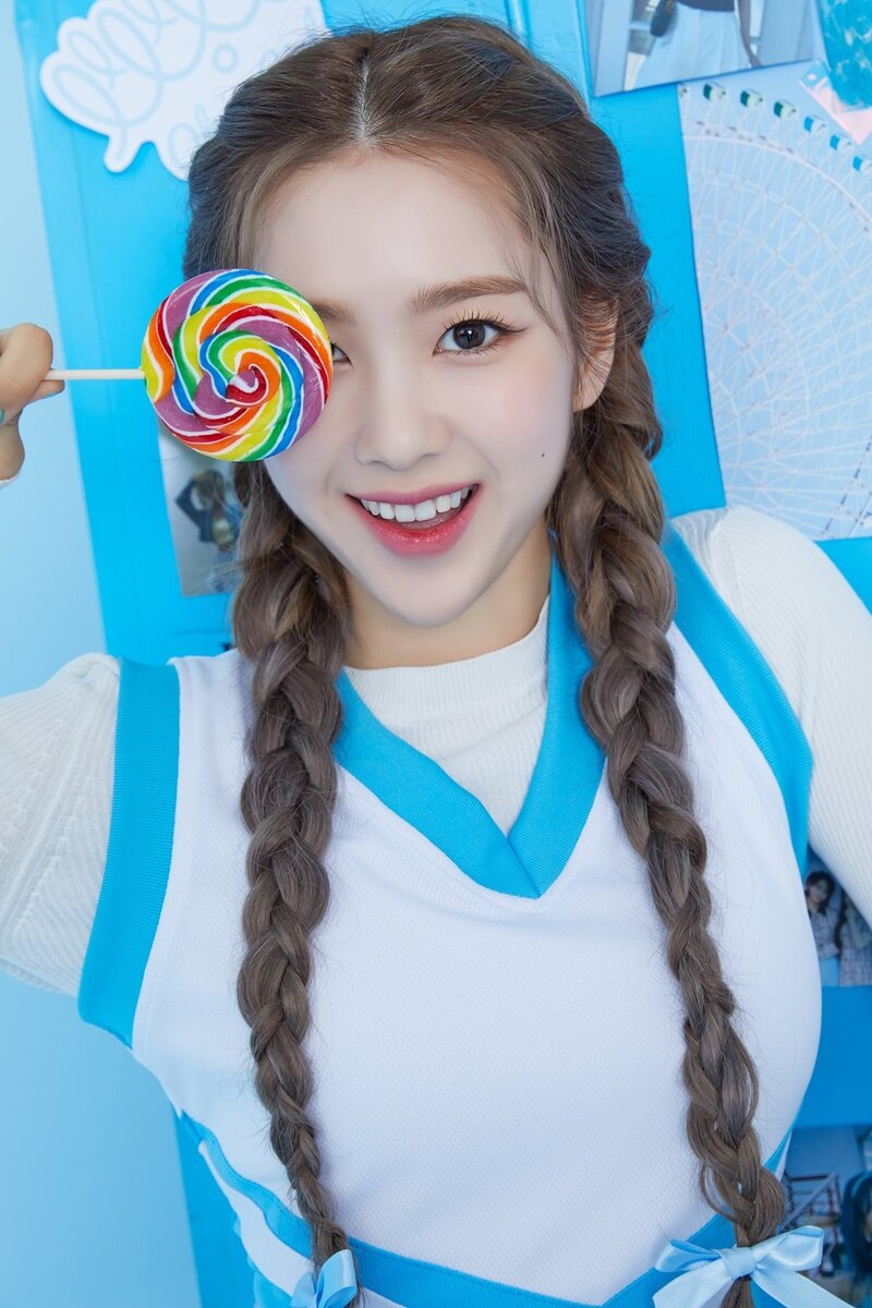 OH MY GIRL - Cute Concept 'Blizzard Blue' - Photoshoot by Universe documents 26