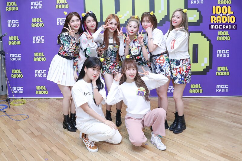 200514 Woo!Ah! at MBC Idol Radio with special DJ Exy and Soobin from WJSN documents 29