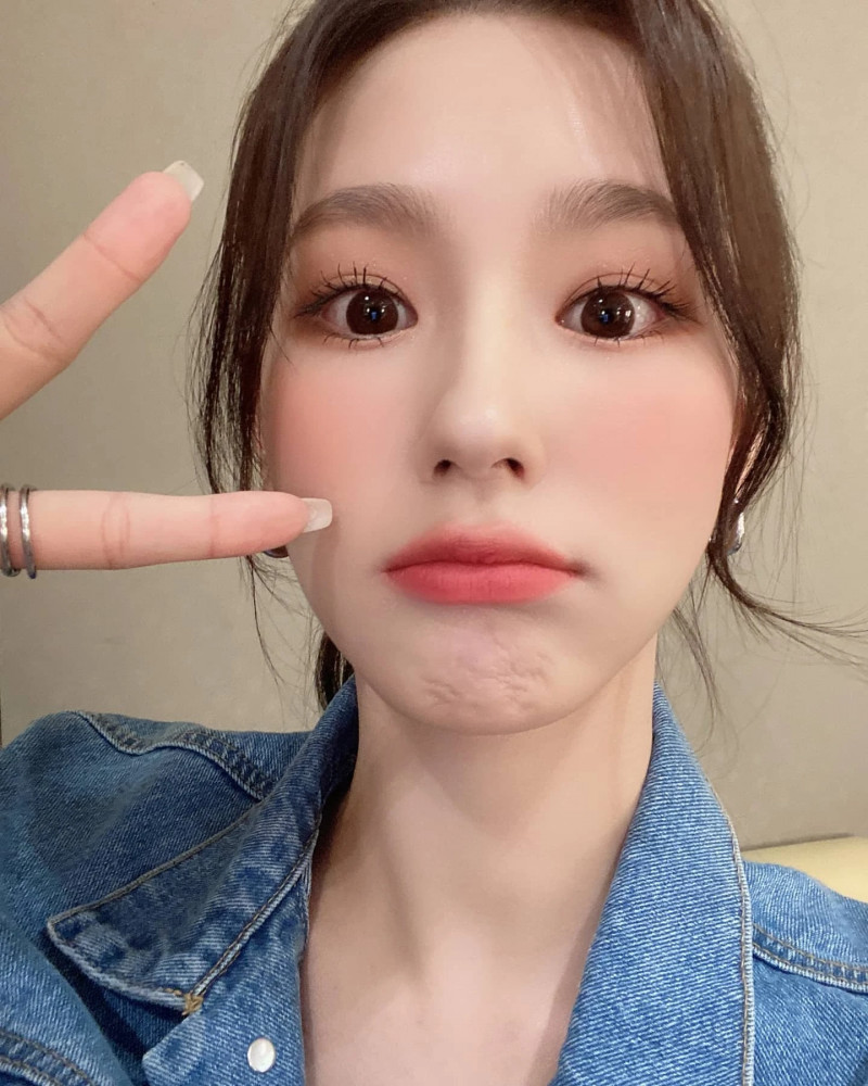 210401 (G)I-DLE SNS Update - Miyeon documents 9