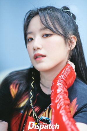 220321 (G)I-DLE Shuhua "I NEVER DIE" Showcase Waiting Room by Dispatch