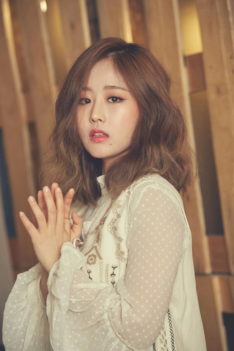 Lovelyz_Baby_Soul_Now,_We_promotional_photo.png