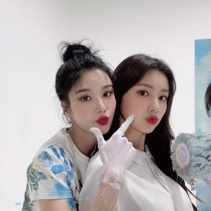 210318 IZ*ONE Instagram Update - Eunbi & Hyewon