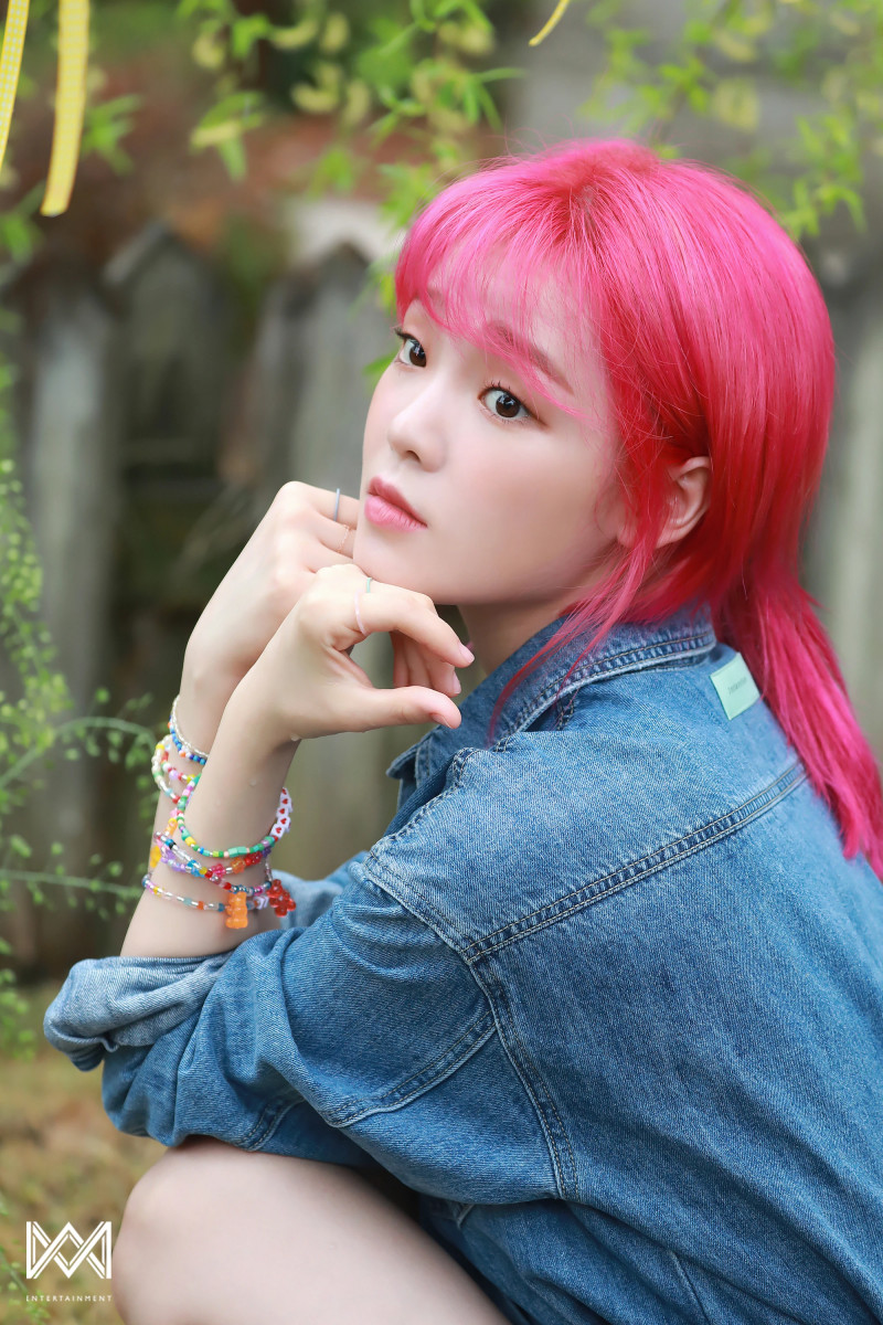210514 WM Naver Post - OH MY GIRL's 8th Mini Album 'Dear. OHMYGIRL' Jacket Shoot documents 12