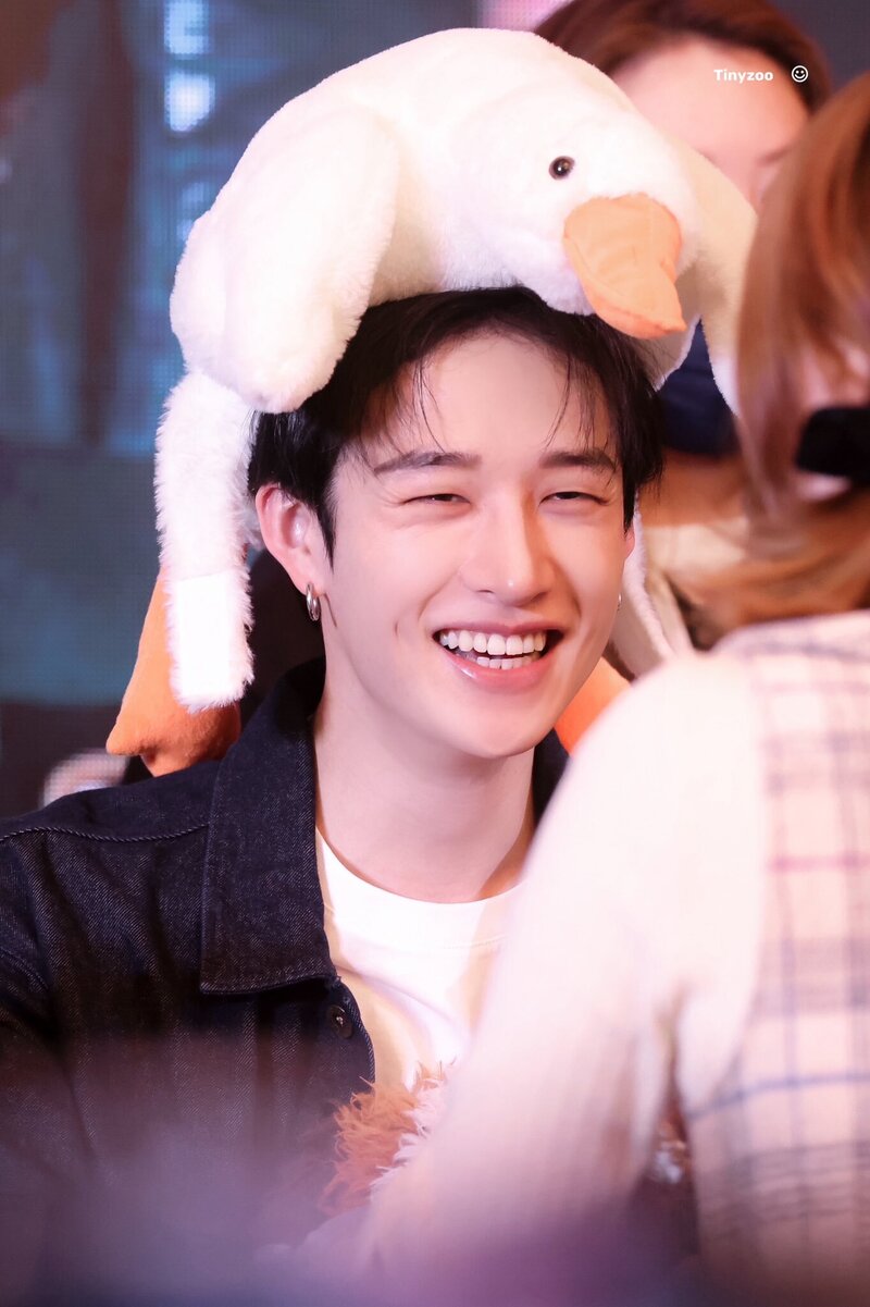 240203 StrayKids Bang Chan - KMS Fansign Event documents 3