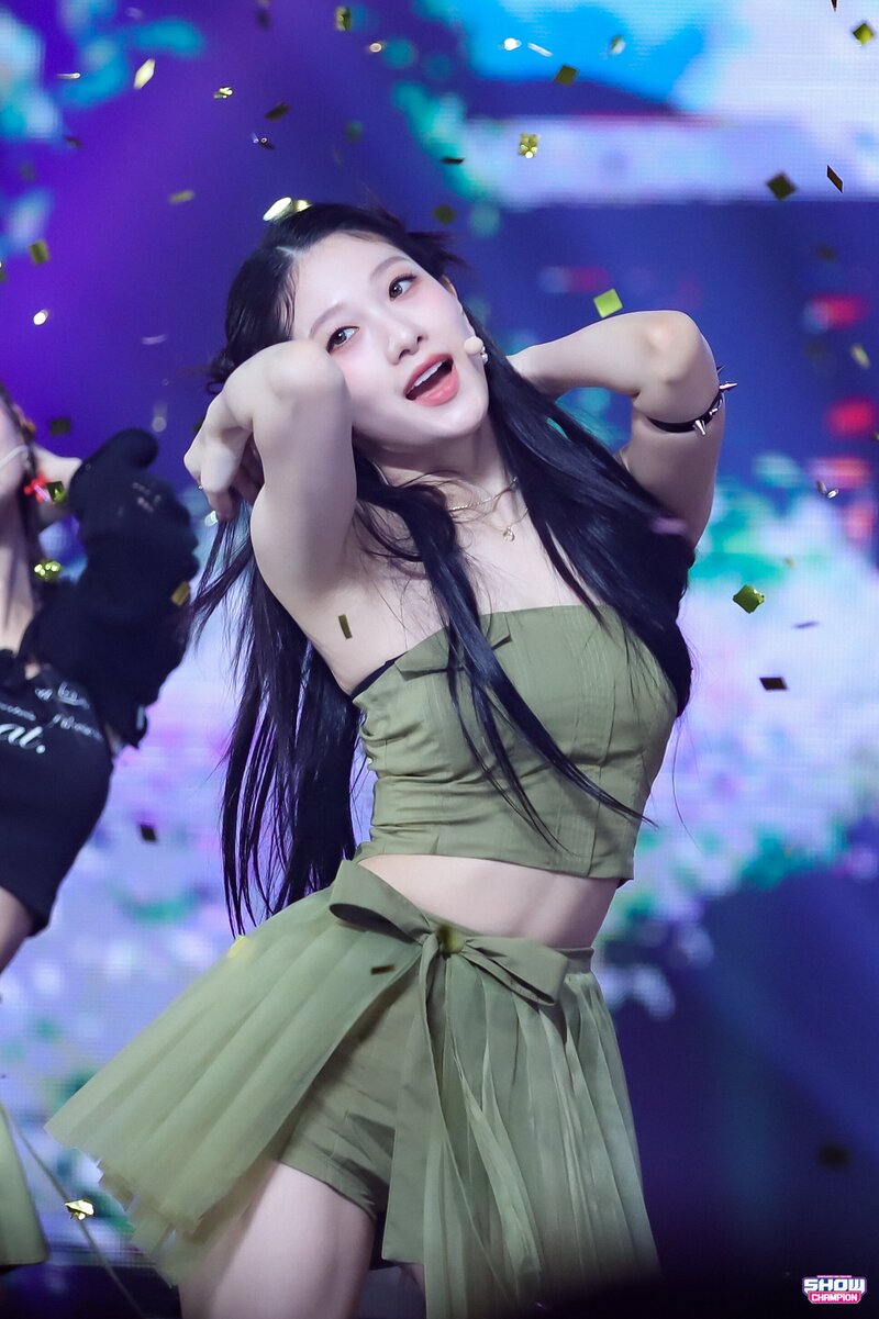 230614 fromis_9 Seoyeon - '#menow' at Show Champion documents 5