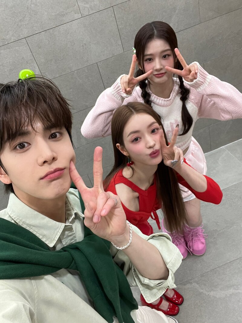 240310 Music Core Twitter Update - OH MY GIRL Yooa, THE BOYZ Younghoon & NMIXX Sullyoon documents 2