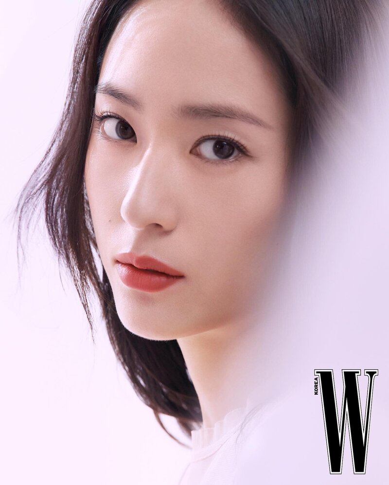 KRYSTAL JUNG for W Korea Magazine - June Issue 2023 documents 2