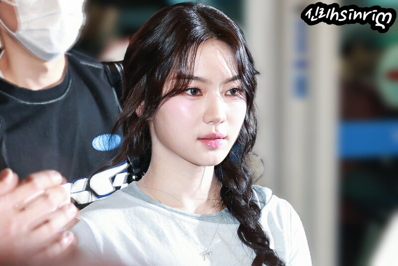 240418 STAYC Isa - ICN Airport documents 2