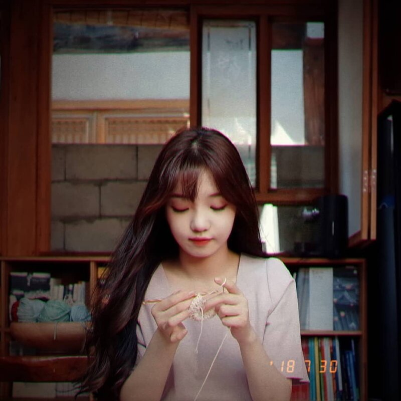 fromis_9 - 'Welcome to Heal Inn' Behind documents 8