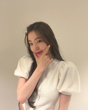 220407 Red Velvet Irene Instagram Update