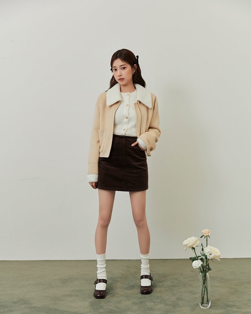 Kang Hyewon for Roem 2023 Pre-Winter Collection 'My Romantic Play' documents 14