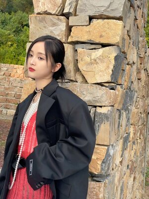 Xuan Yi for Chic Trend Magazine October 2022 Issue - Behind the Scenes