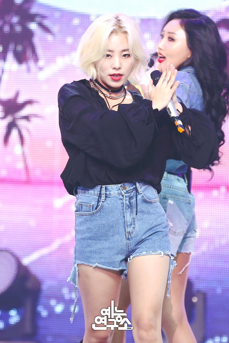 180317 MAMAMOO - 'Star Wind Flower Sun' and 'Starry Night' at M COUNTDOWN documents 15