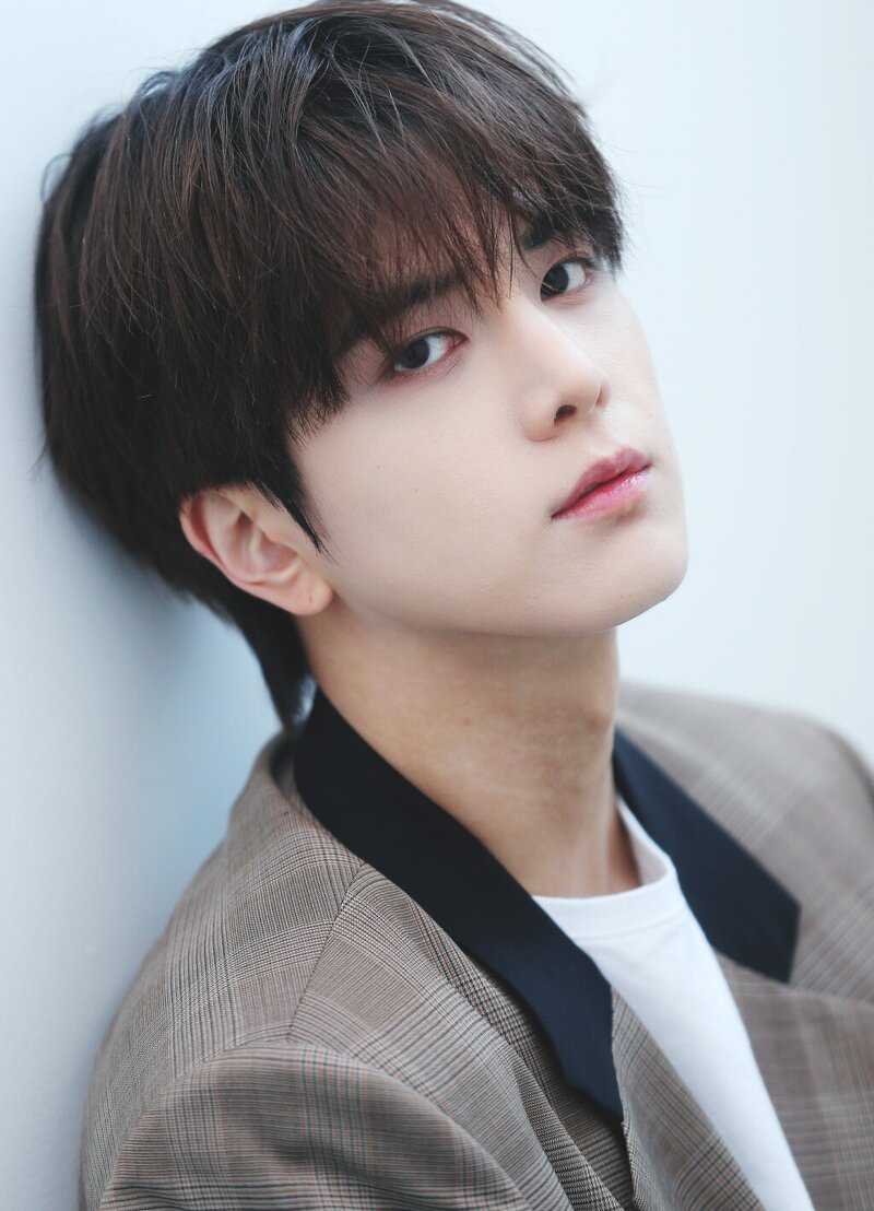 240319 The Boyz Younghoon - Star News Interview Photo documents 1