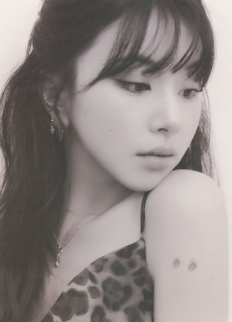 Yes, I am Chaeyoung Photobook Scans documents 24