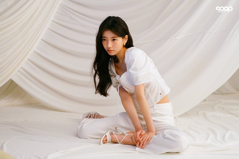 240405 SOOP Naver Post - Suzy - Guess S/S 2024 Campaign Behind documents 3