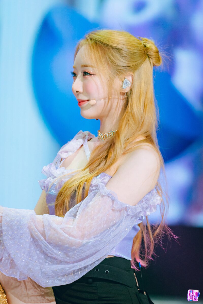 220710 WJSN Yeonjung - ‘Last Sequence’ at Inkigayo documents 3