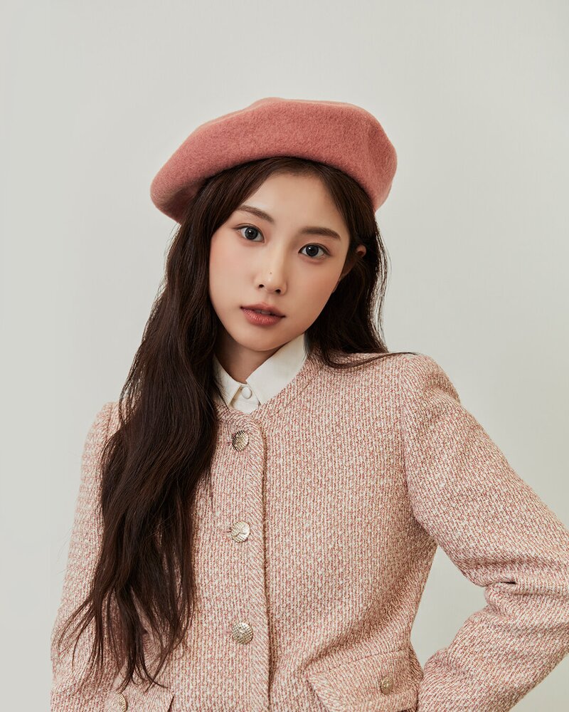 Kang Hyewon for Roem 2023 Pre-Winter Collection 'My Romantic Play' documents 18