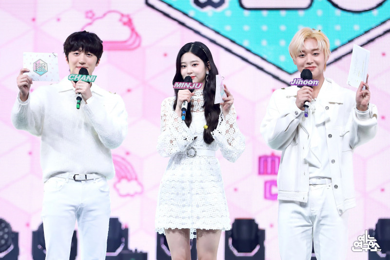 210320 Minju, Chani & Jihoon 3 MC at Music Core documents 1