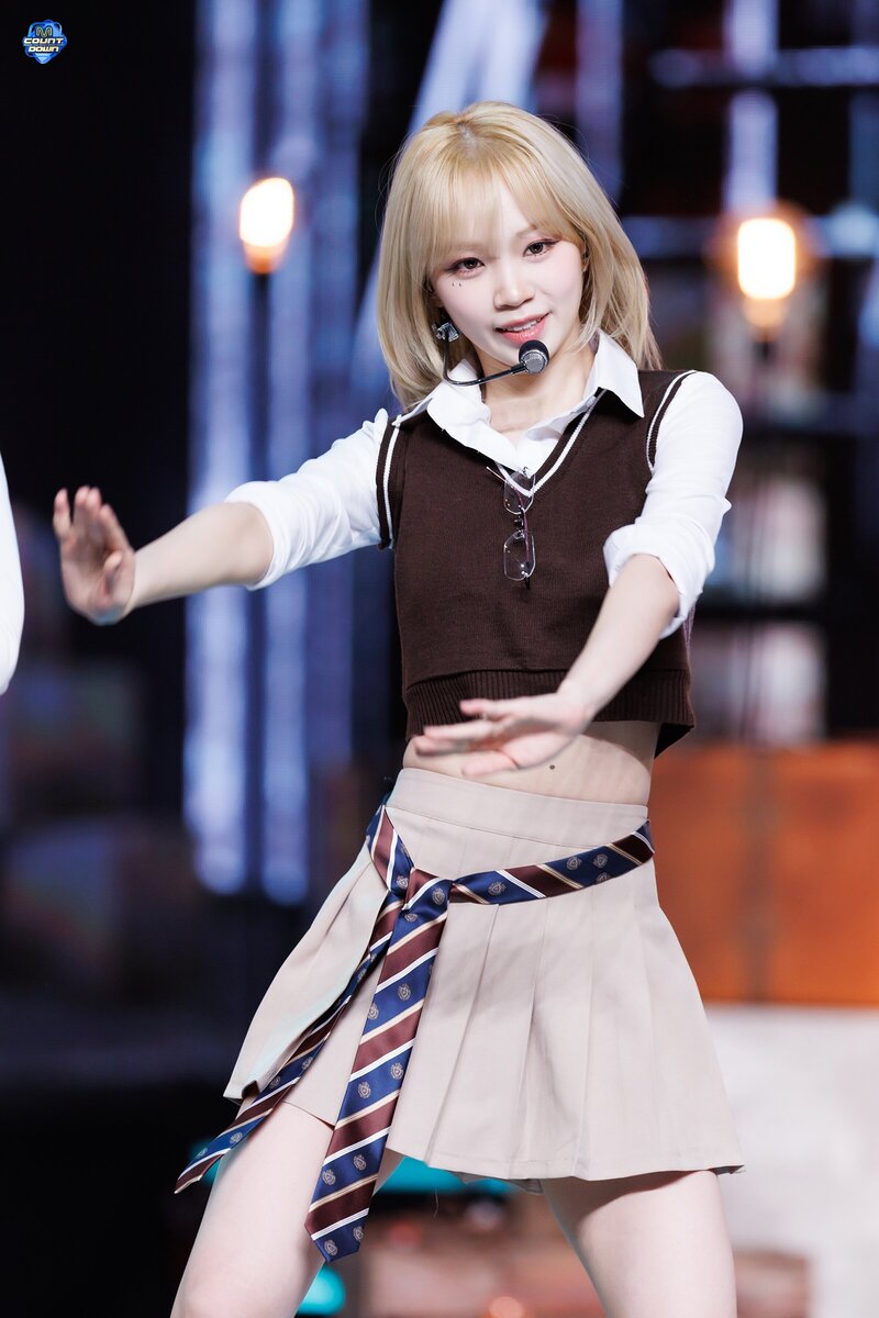 240307 LE SSERAFIM Chaewon - 'EASY' and 'Smart' at M Countdown documents 9