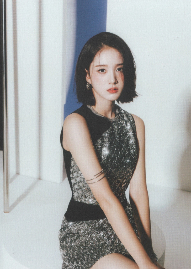 STAYC - 'Star To A Young Culture' Album [SCANS] documents 12