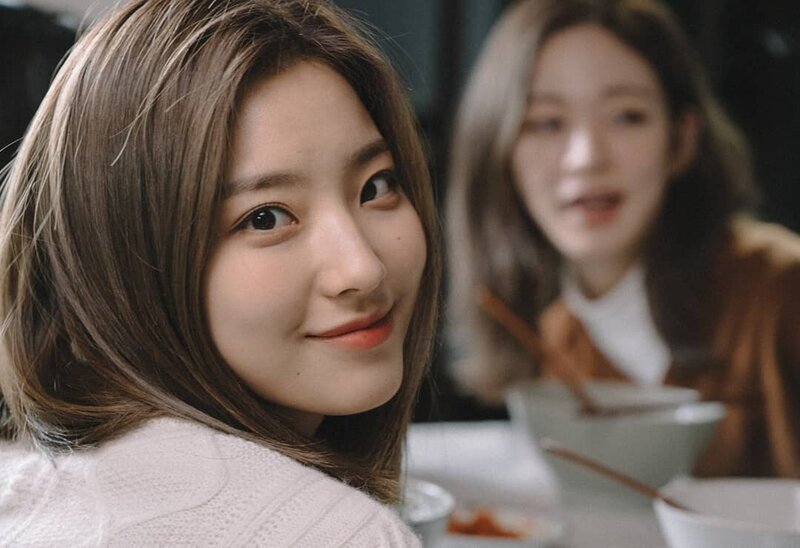 fromis_9 - 'Welcome to Heal Inn 2: We See Winter' Behind documents 3