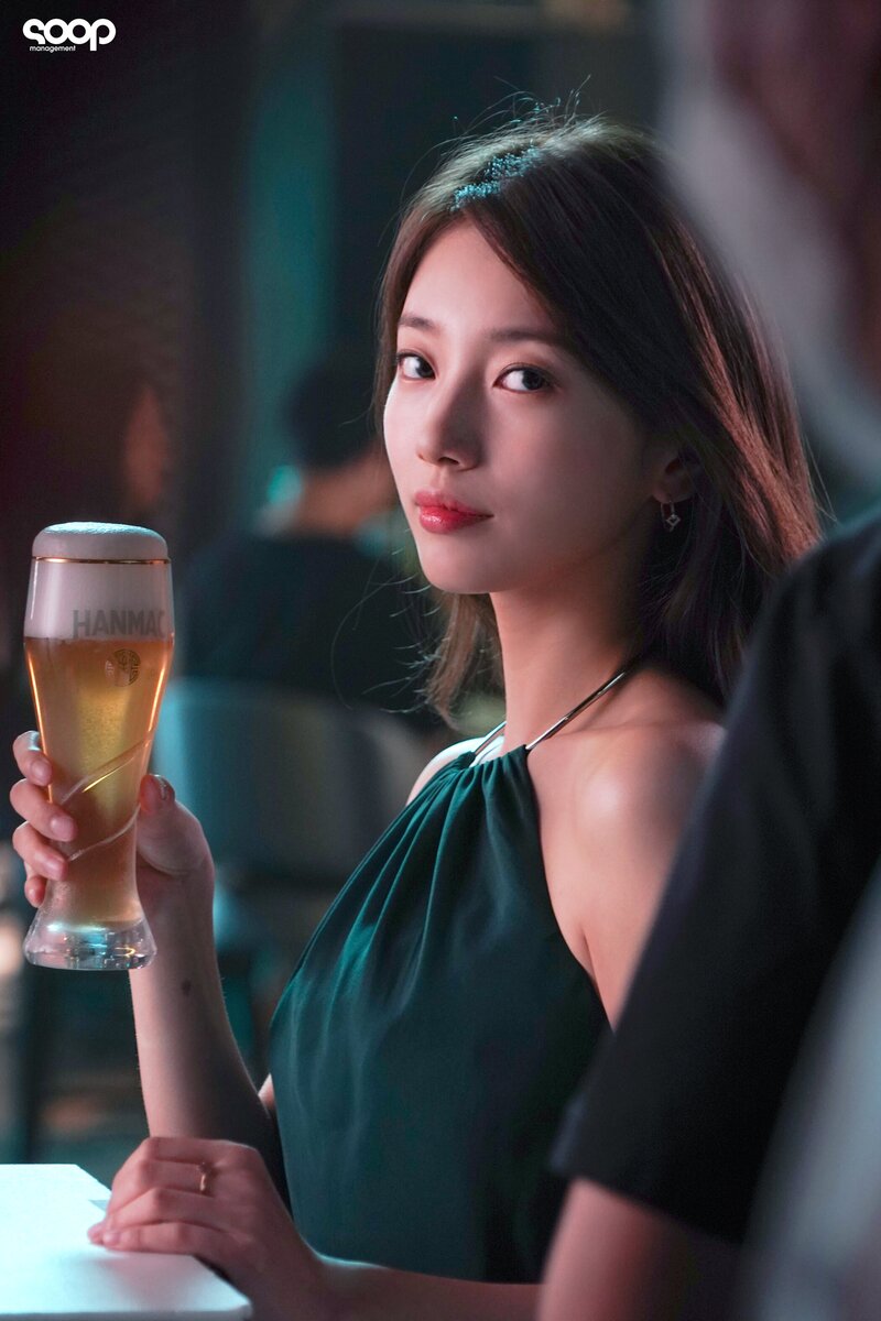 230912 SOOP Naver Post - Suzy - Hanmac Beer Ad Filming Behind documents 2