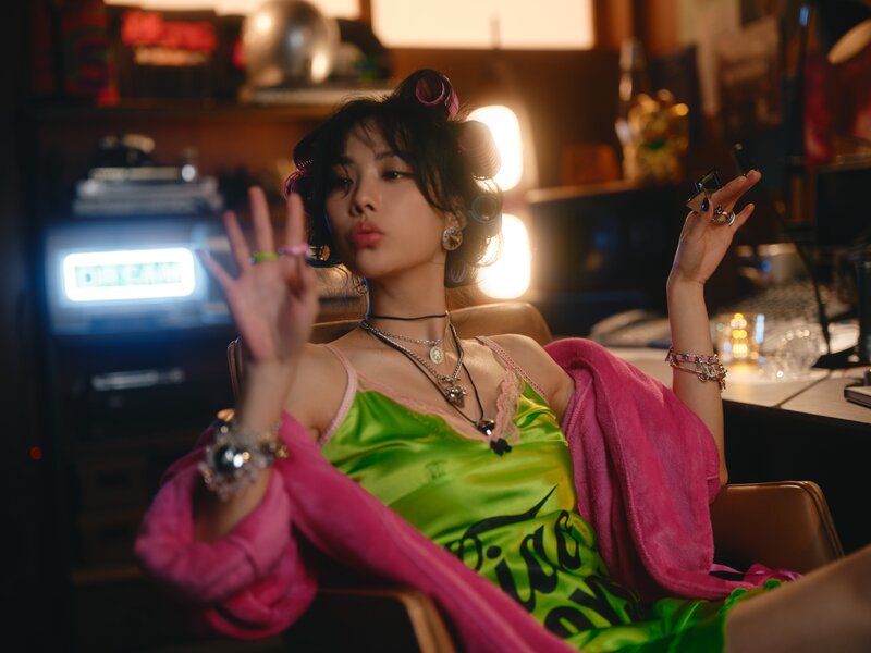 Wang FeiFei - 'Take A Pose' Concept Teasers documents 2