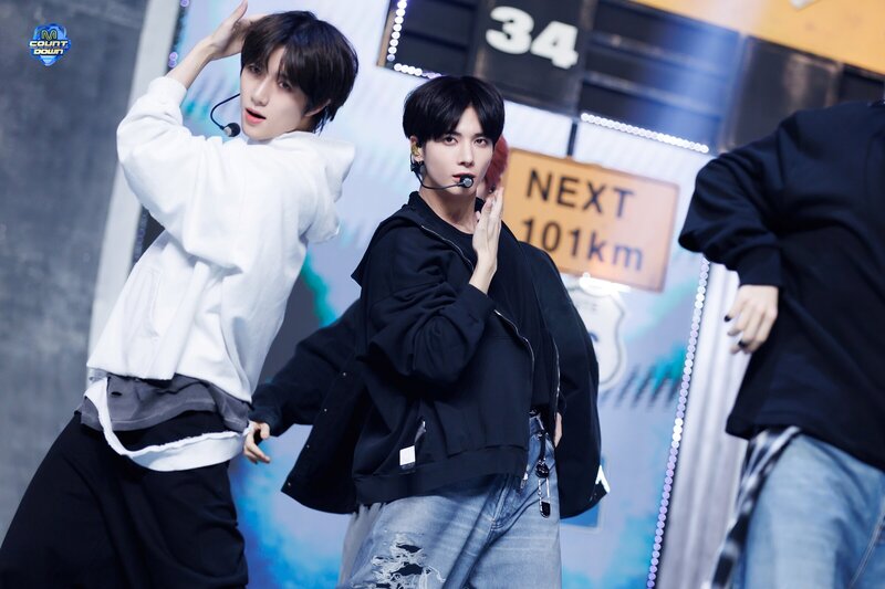 240404 TXT - 'Deja Vu' and 'I'll See You There Tomorrow' at M Countdown documents 9