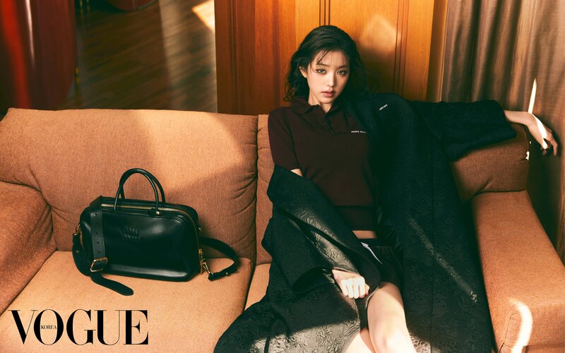 Jang Wonyoung for Vogue Korea March 2024 Issue "Vogue Leader: 2024 Woman Now" documents 4