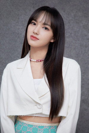 191011 WJSN Weibo update - Cheng Xiao "We are in love" 