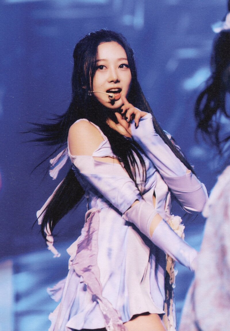 AESPA 1ST CONCERT SYNK: HYPER LINE PHOTOBOOK Giselle (SCANS) documents 11