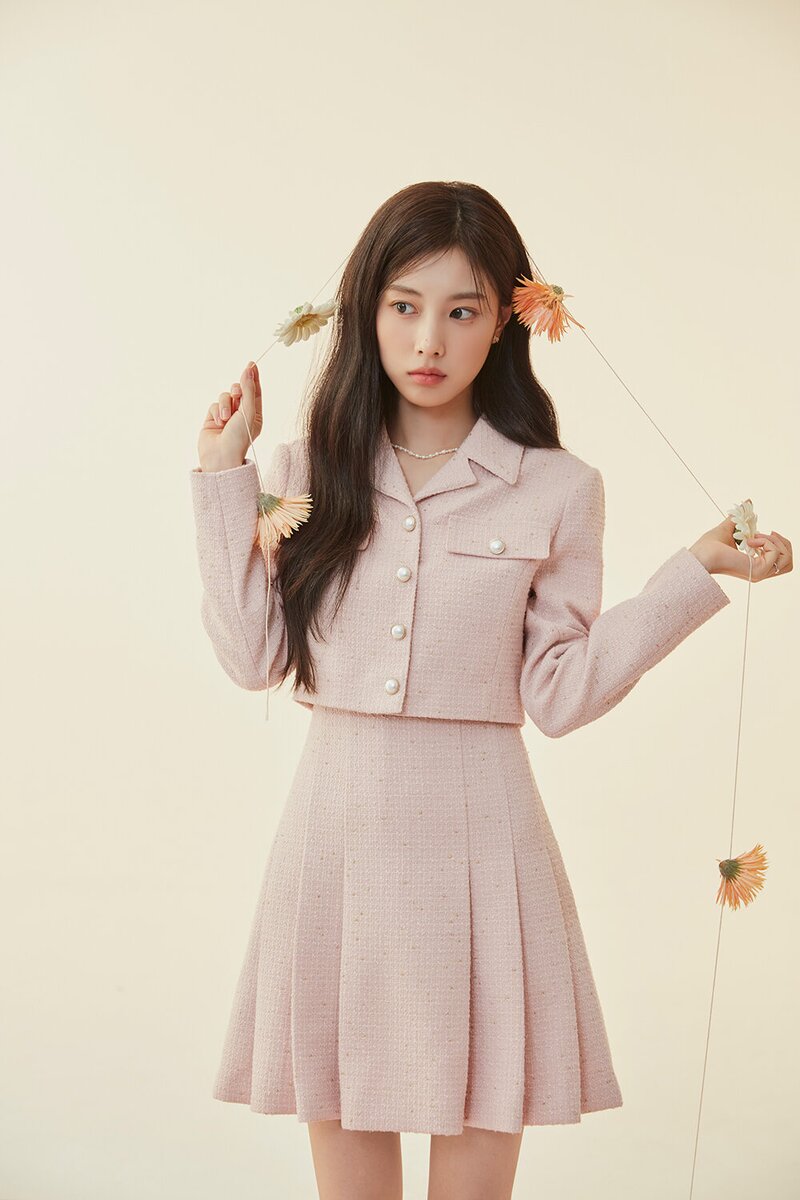 Kang Hyewon for Roem 2023 Fall Collection 'Fill Your Romance' documents 9