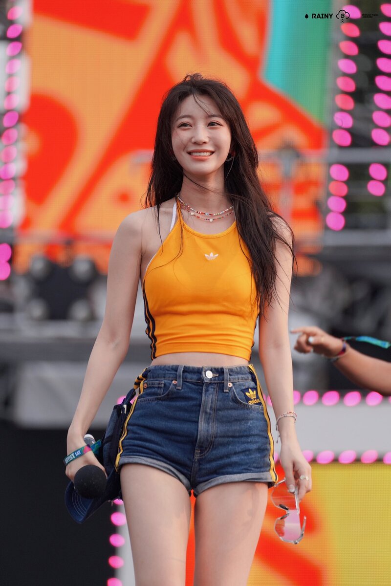 230624 Oh My Girl Yubin at 2023 Waterbomb festival documents 6