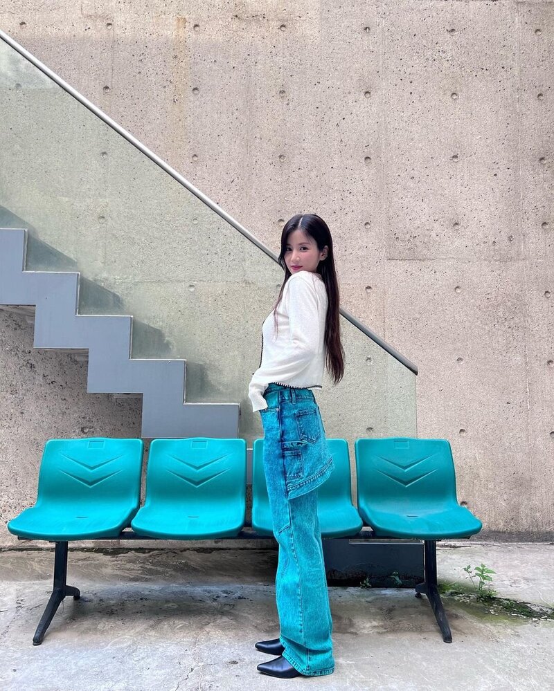 230511 APINK Chorong Instagram Update documents 7