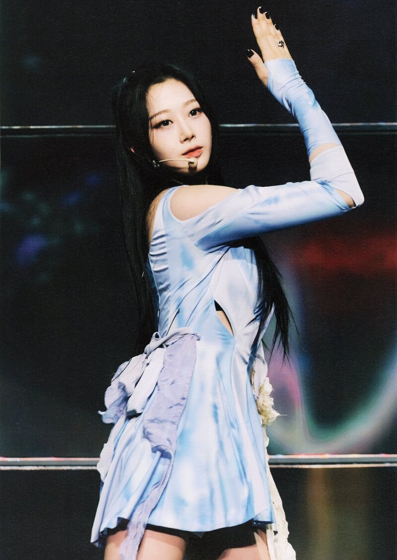 AESPA 1ST CONCERT SYNK: HYPER LINE PHOTOBOOK Giselle (SCANS) documents 8