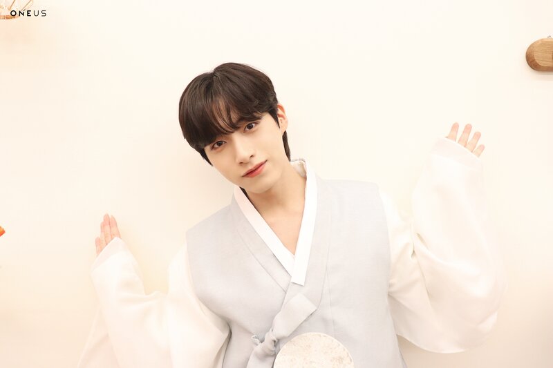 [ONEUS MAGAZINE] EP.62 TO MOON, have a holiday full of happiness💛 documents 7