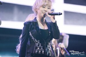 121021 Girls' Generation Sunny at GS& Concert